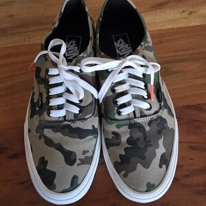 Vans Men's Green and Brown Camouflage Sneakers
